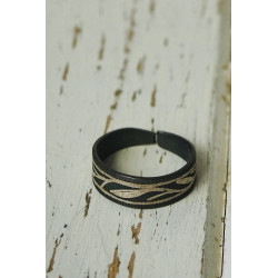 Akessbi ring ethnic with leaves