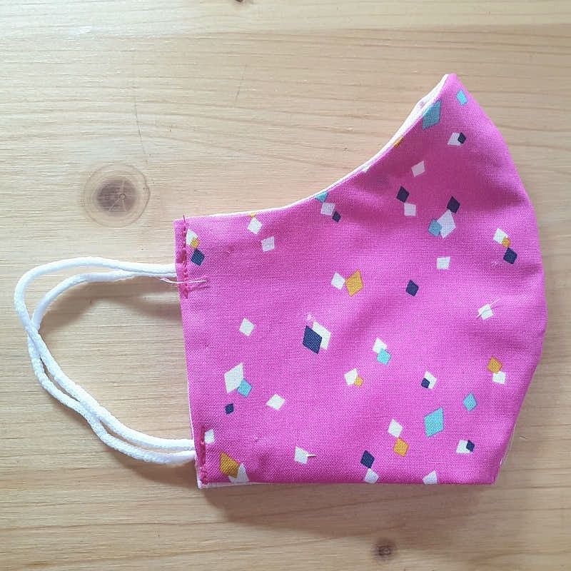 Reversible cloth face mask with pink background fabric 100% cotton _ 2