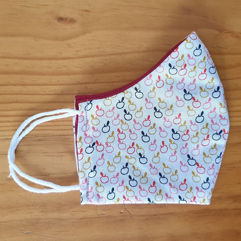 Reversible cloth face mask with apple fabric 100% cotton _ 3