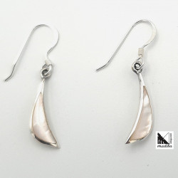 Silver and mother-of-pearl water drop earrings | Madibashop