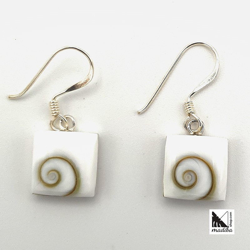 Silver and shell earrings (Eye of Chiva)