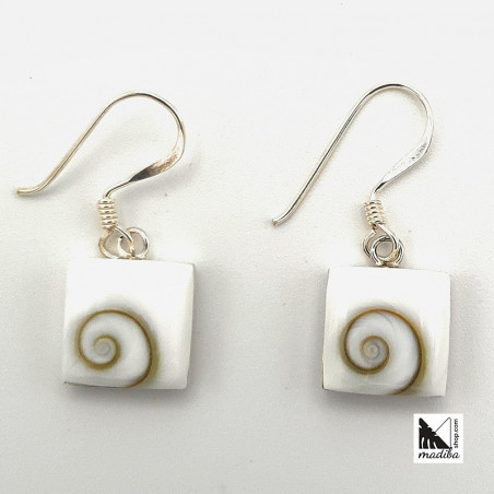 Silver and shell earrings (Eye of Chiva)