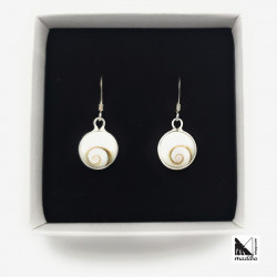 Silver and shell earrings (Eye of Chiva) | Madibashop
