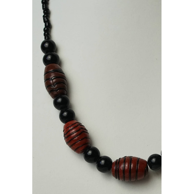 Red glass necklace _ 2