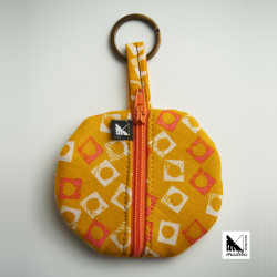 Round coin purse, keychain, earphones | Madibashop.com